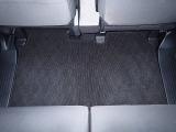 リアシートも足元が広々しています。足元が狭い車は乗っていても疲れますよね・・・これだけ広ければ後部座席の方も大満足!皆様で楽しいドライブを!