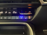 暑い夏の時期にとっても快適なシートベンチレーションを装備!シート内部に取り付けられたファンでシートの表面を換気して、涼しくしてくれます。