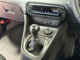 自動で車内温度を調整してくれる【オートエアコン】付きです