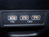 USBつなげられます♪充電などお役にたちますよ!!