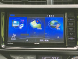 鮮明な地図表示で、安全なドライブをサポート。最新の交通情報も確認でき、スムーズなナビゲーションを実現します。