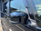 デザイン性だけでなく、ドライバーの巻き込み防止など安全運転をサポート致します!周囲からの視認性にも優れていて安心です!