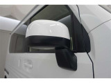 大きめのドアミラーで後方確認がし易く安全運転につながりますね!