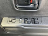 パワーウインド・電動格納付きドアミラースイッチは、運転席ドアに集中☆