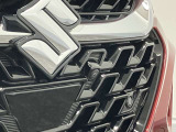 【全方位モニター用カメラ装着車】クルマの前後左右に4つのカメラを設置。対応ナビゲーション(販売会社装着アクセサリー)を装着すれば、クルマを真上から見たような映像などを映し出す全方位モニターに