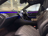 <メルセデスの認定中古車「サーティファイドカー」には、最大100項目にも及ぶ点検・整備項目が設定されています>