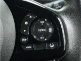 ◆アダプティブクルーズコントロール◆予め設定した車速内でクルマが自動的に加減速。前走車との適切な車間距離を維持しながら追従走行します。【LKAS】車線維持支援システムでステアリング操作を支援。