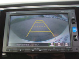バックカメラ:後方確認がラクにできるので駐車も安心