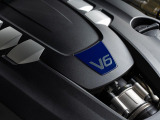 マセラティの100年の歴史が詰まった、V6ツインターボエンジン 430馬力(カタログ値)。是非店頭でその走りやエギゾーストを、肌で、耳でご体感ください。