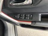 運転席から全ての窓を操作出来ますよ!!