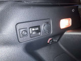 非常時やキャンプなどに役立つAC100Vコンセント付きです。これなら車中泊も出来てしまいますね!