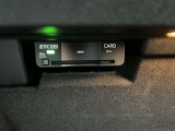 Audiの車両では、ETC車載器が標準して提供されていることが多いです。このシステムを使うことで、高速道路の料金所でわざわざ停止して料金を支払うことなく、スムーズに通行できます。