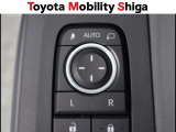 駐車時に便利なスマ-トキ-連動オ-ト格納式ドアミラーを装備しています。施錠すると自動的にドアミラーを格納する便利な機能です!