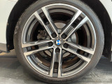 BMWならではの卓越した走りを支えるホイールと足回りです!日本車の走りに慣れている方にもぜひ体感して頂きたいほど、高いレベルでまとまっています!