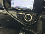 自動で車内温度を調整してくれる【オートエアコン】付きです
