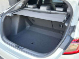 こちらのお車にはトノカバーが装備されています!外から荷室が見えなくなりますのでプライバシーの保護や防犯に役立ちます!