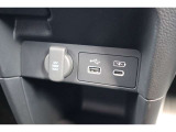 【充電ポート】USB・タイプC充電ポートを備え、利便性も◯です!