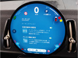 【ⅰドライブナビゲーション】文字情報も鮮明に表示する高解像度カラーディスプレイを採用。視認性に優れた地図デザインと特徴的な建造物を目印にした描写表示で現在位置を把握できます。地図データの更新も可能です