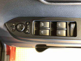 パワーウィンドウつきで窓の開閉もラクラク♪更に電動格納ドアミラー付!