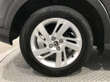 純正16インチアルミホイール装備。