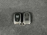 キーを取り出さずにドアを施錠&解錠。クルマの始動も可能です。