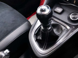 マニュアル車です。マニュアルにこだわりたい方にも、運転の仕方を忘れたくない方にもお勧めです!