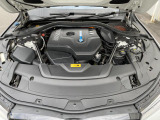 安心のBMW認定中古車は100項目の箇所を徹底的にチェック致します。機械的な箇所や電気系、コンピューターなどをご納車前に点検し、交換基準に達した部品は全て新品に修理返品した後にご納車致します。