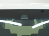 ◆Honda SENSING◆ カメラ等装置で精度の高い検知能力を発揮、安全運転を支援します。ステアリング上のコントローラーに注目!