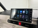 全周囲カメラついてます。しかもディスプレイオーディオ♪見た目もスマートで操作も簡単。車内の快適さがグッと上がるので日ぜひ一度使ってみてください