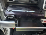 小物入れもたくさんありますよ。以外にかさばる車内の荷物もひとまとめにできます。