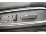 高級車の代名詞!電動シートが装備されています!