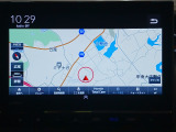 ナビゲーションはギャザーズメモリーナビ。AM,FM,Bluetooth,フルセグテレビがご使用いただけます。初めて訪れた場所でも道に迷わず安心です。