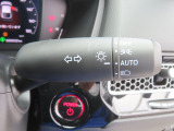 明るく省電力、そして車外の明るさに応じて自動で点灯・消灯してくれるオートライトコントロール機能付きLEDヘッドライトを装備。夜間も安心してお乗りいただけます。