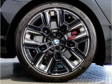 アウトバーンでの走行を見据えたBMWのブレーキシステムはもしもの時にもいち早くマシンを停止してくれます。