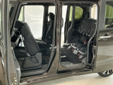 車が大好きなスタッフが心をこめて接客いたします。お客様一人一人のお車に対する思いや気持ちをうかがい、充実した時間が過ごせるよう努めます。