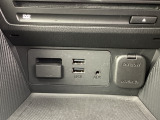 CD,DVD、USB端子つき!さまざまなオーディオソースに対応していてドライブが楽しくなりますね♪