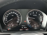 『運転』に対するBMWのこだわりはメーターパネルにも表れております。視野性の良いメーターパネルは疲労感の軽減と、運転の楽しさをもたらしてくれます。