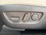 助手席も運転席と同様に10Wayの電動シートになっています。