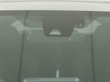 進化を続けるトヨタの先進の予防安全パッケージ「トヨタセーフティセンス」を装備しています。安全機能の詳細は販売店スタッフまでおたずねください。機能を過信せず、ご自身で安全運転を行ってください。