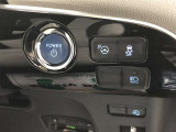 【シンプルインテリジェントパーキングアシスト】切り替えしを伴う駐車、縦列駐車、縦列出庫など、さまざまな駐車・出庫シーンでドライバーをサポート!機能の詳細については展示店舗までお問い合わせください。