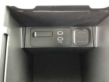 USBC端子と電源ソケット
