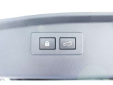 パワーリヤゲート装備!スイッチ一つで開閉ができるパワーリヤゲートは何かと便利です。運転席のスイッチからも開閉可能です。