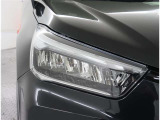 LEDランプ車 白く照らされるのが特徴です。明るいだけでなく、周囲からの認知されやすく歩行者や死角にいる方へアピール効果、安全性が飛躍的に向上します!