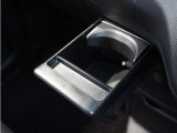 ◆ドリンクホルダー◆手の届きやすい場所にドリンクホルダーがあり、とても便利です。