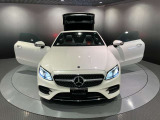 フロントグリル中央に大きく輝くスリーポインテッドスター。メルセデスベンツならではのステータスを強く感じる事ができます