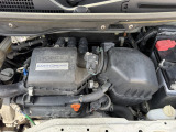 チェーン駆動の、3気筒DOHCエンジンです。