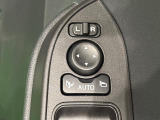 オート格納機能付きドアミラー キーフリーシステムのドア施錠に連動して自動的に格納!乗降時のミラー操作の手間が省けて便利です♪閉じ忘れを防げるほか、降車の直前まで後方の確認ができます!!