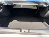 荷室まわりの収納性も魅力。小物や車載品もすっきり収めやすい設計です。