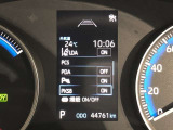 PKSBは、駐車時や低速走行時に障害物や接近車両・歩行者を検知し、警報とブレーキで衝突被害を軽減するトヨタの安全支援システムです。