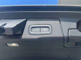 パワーテールゲートスイッチ。ボタン操作で閉めることが可能です。
